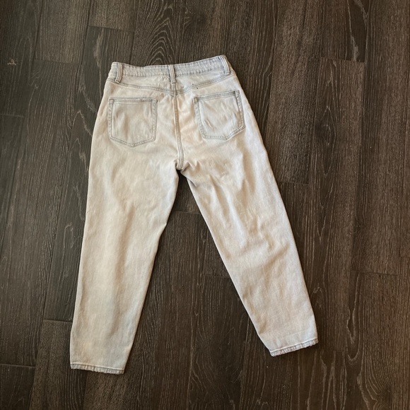 High Rise Mom Jeans - Picture 4 of 7